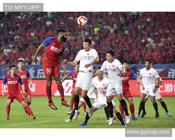 重庆斯威足球队奋勇争先全力拼搏力争中超赛季佳绩